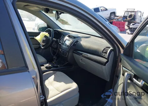 2014 Kia Sorento Lx из США, поврежденный, VIN 5XYKT3A60EG476335